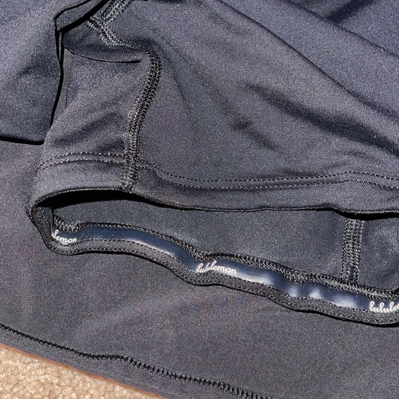 Black lululemon skort - Picture 5 of 7
